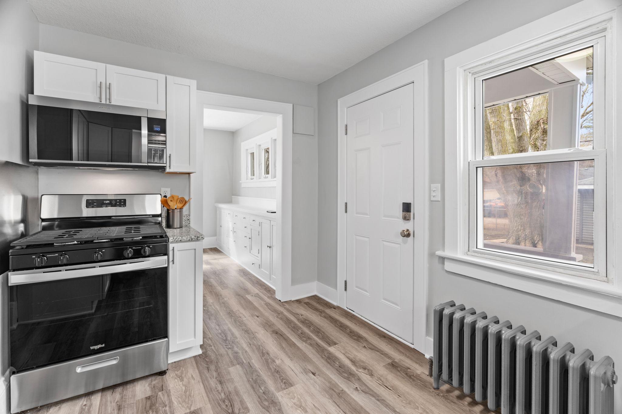 37-web-or-mls-2723 N Queen Ave-37.jpg