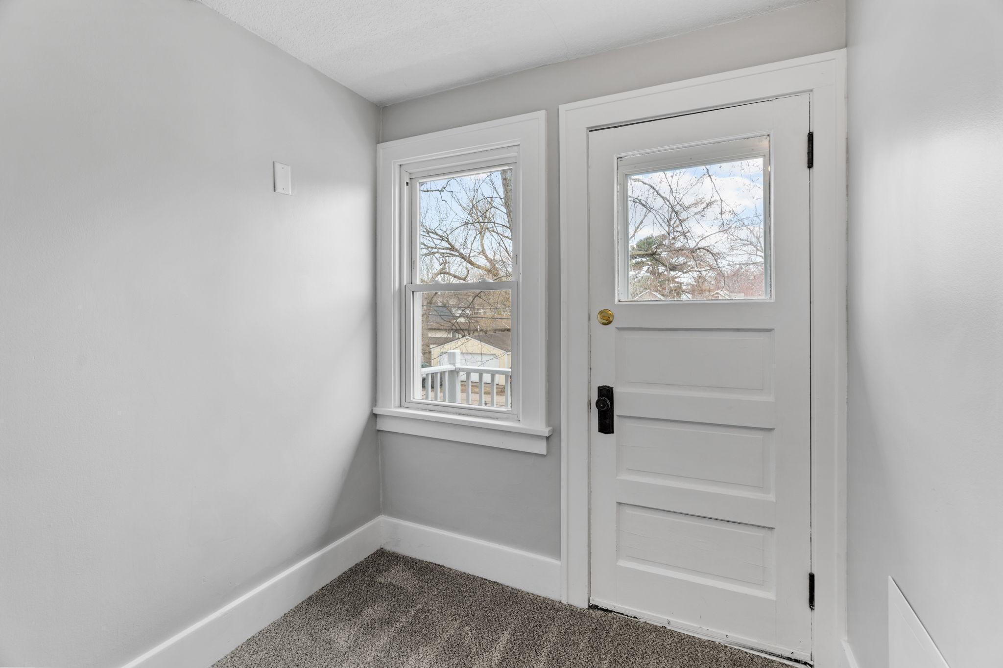 52-web-or-mls-2723 N Queen Ave-52.jpg