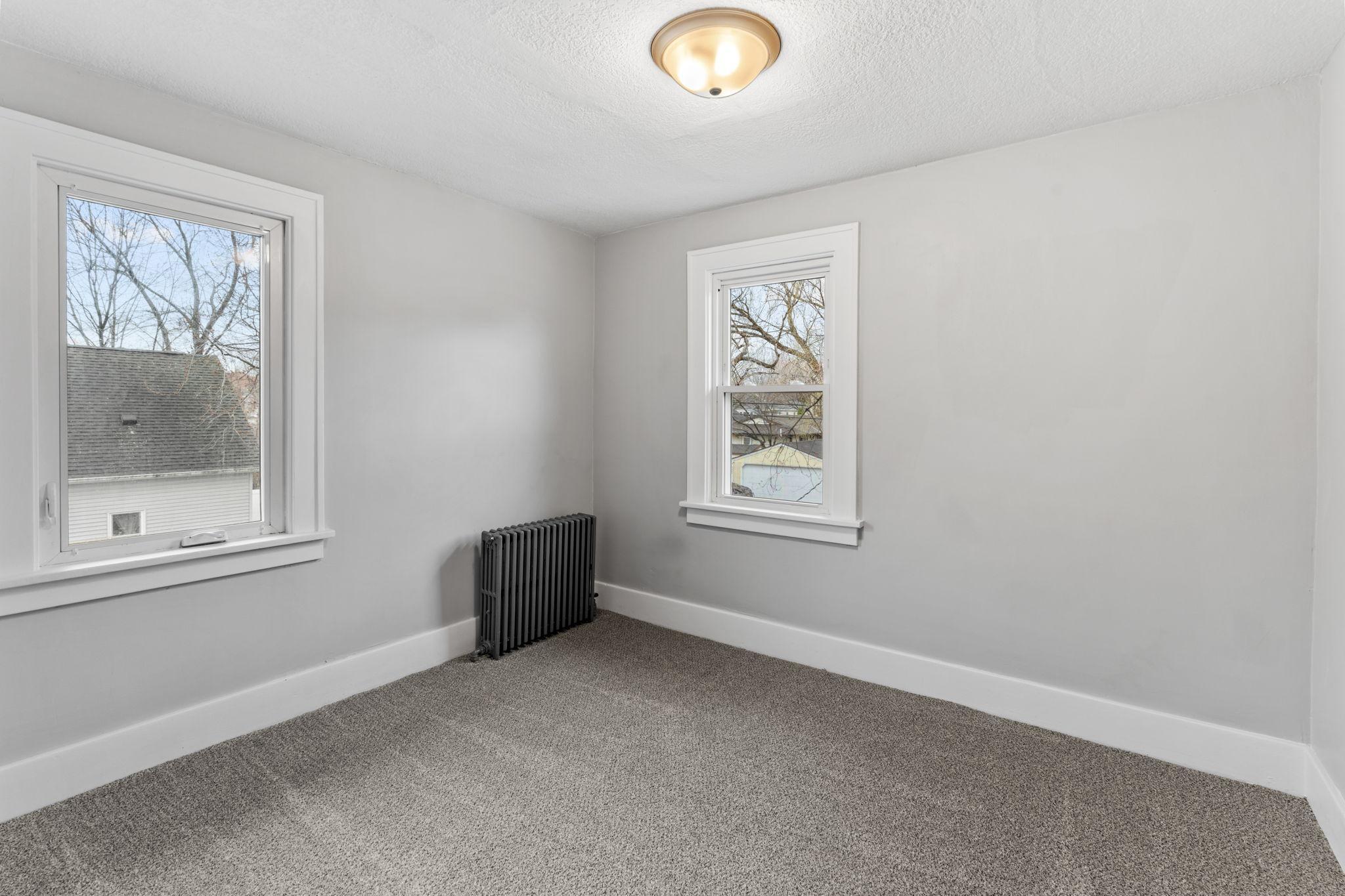 45-web-or-mls-2723 N Queen Ave-45.jpg