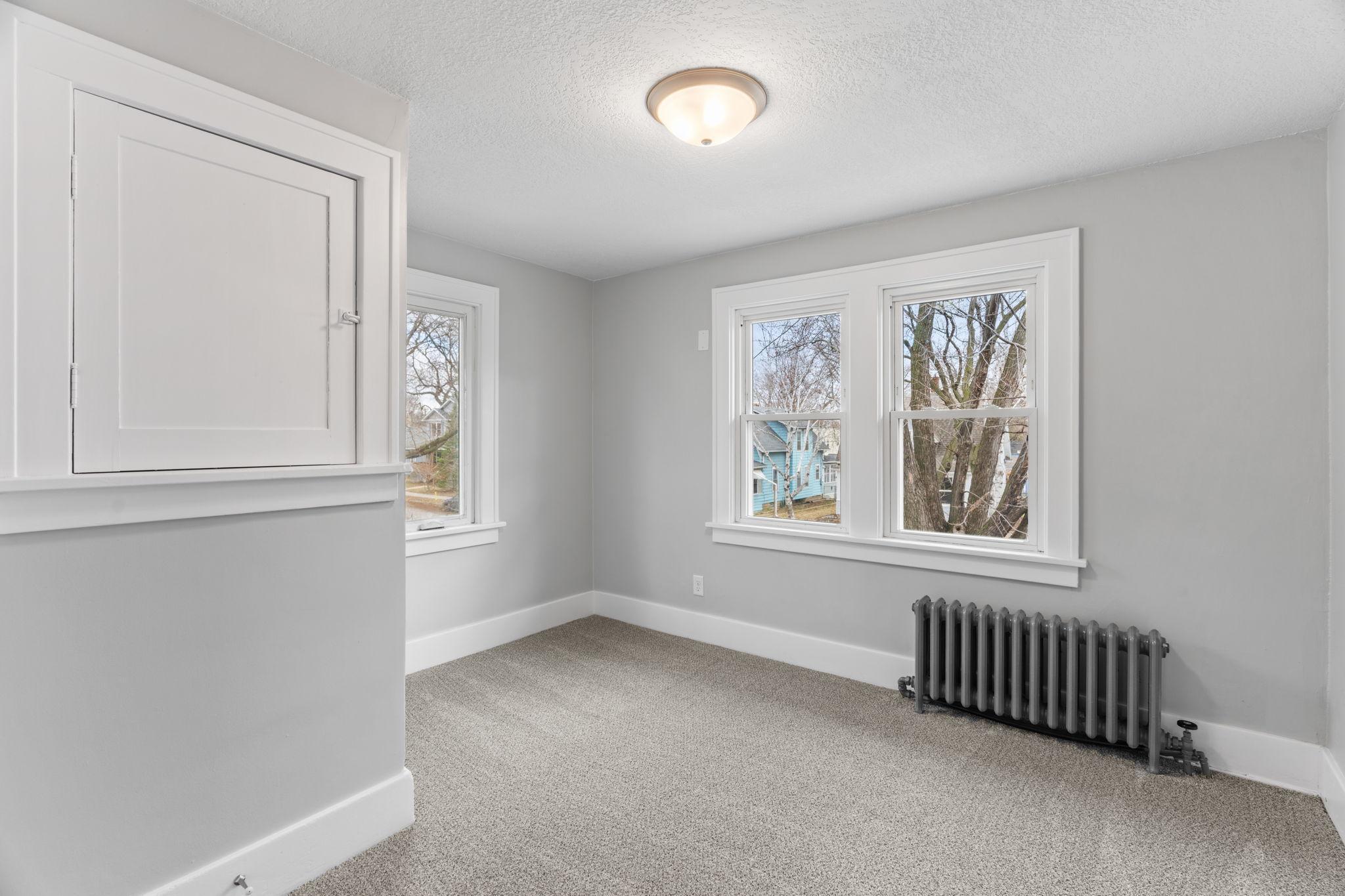 54-web-or-mls-2723 N Queen Ave-54.jpg