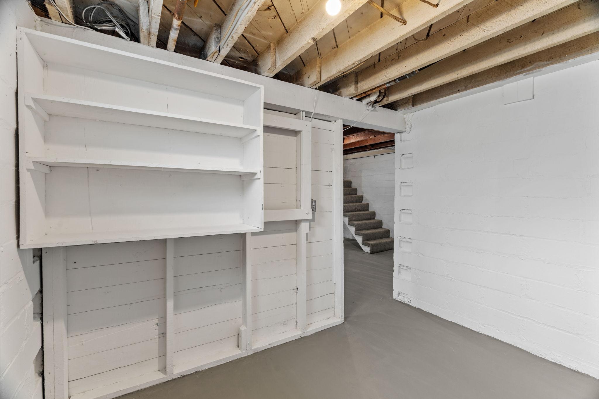 63-web-or-mls-2723 N Queen Ave-63.jpg