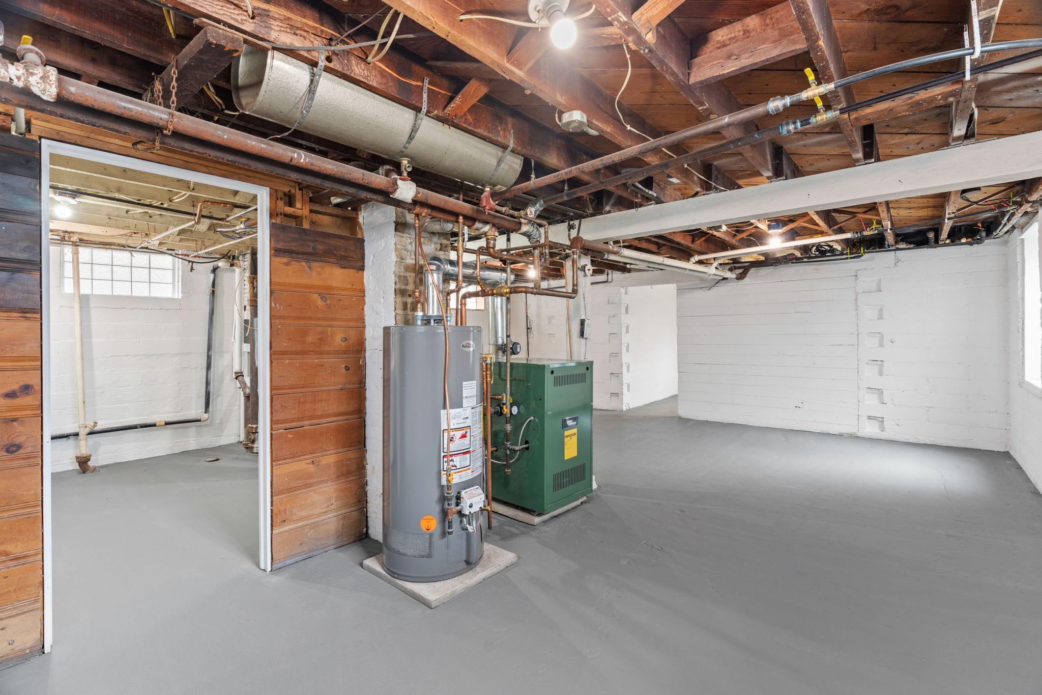 60-web-or-mls-2723 N Queen Ave-60.jpg