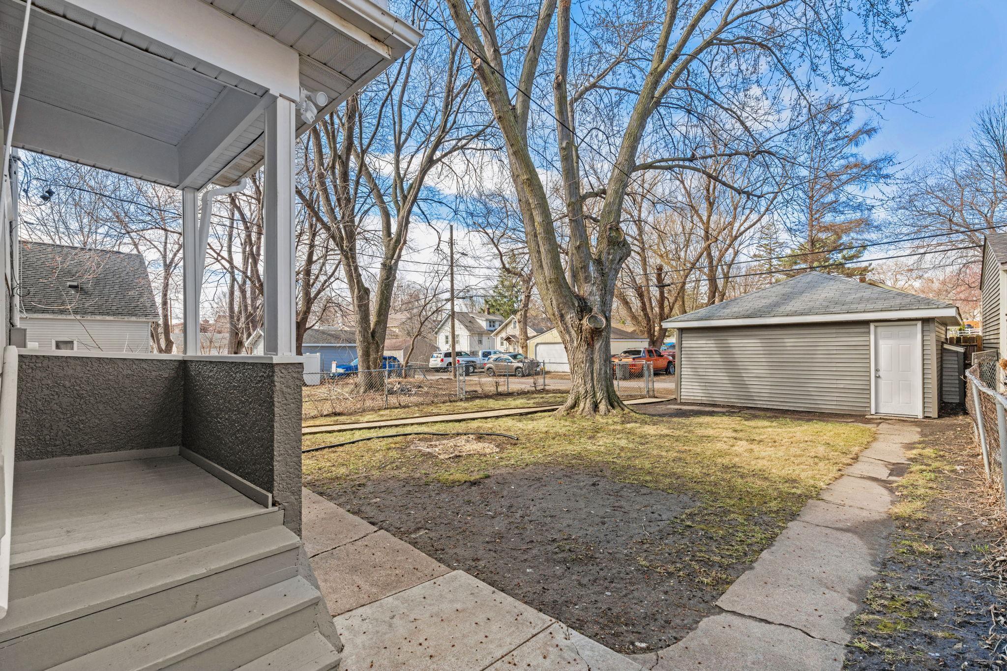 11-web-or-mls-2723 N Queen Ave-11.jpg