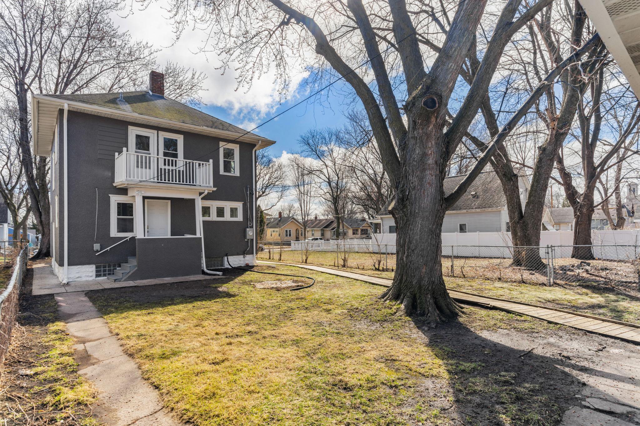 10-web-or-mls-2723 N Queen Ave-10.jpg