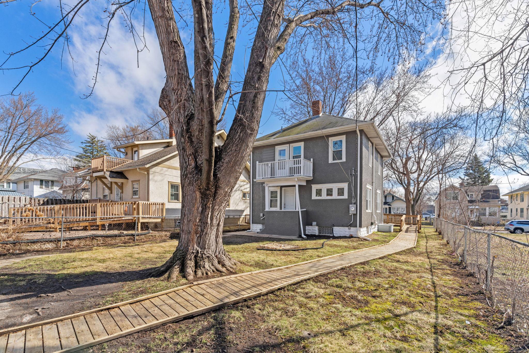 8-web-or-mls-2723 N Queen Ave-8.jpg