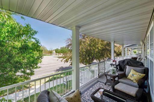 2898 Clover Ridge Drive, Chaska, MN 55318