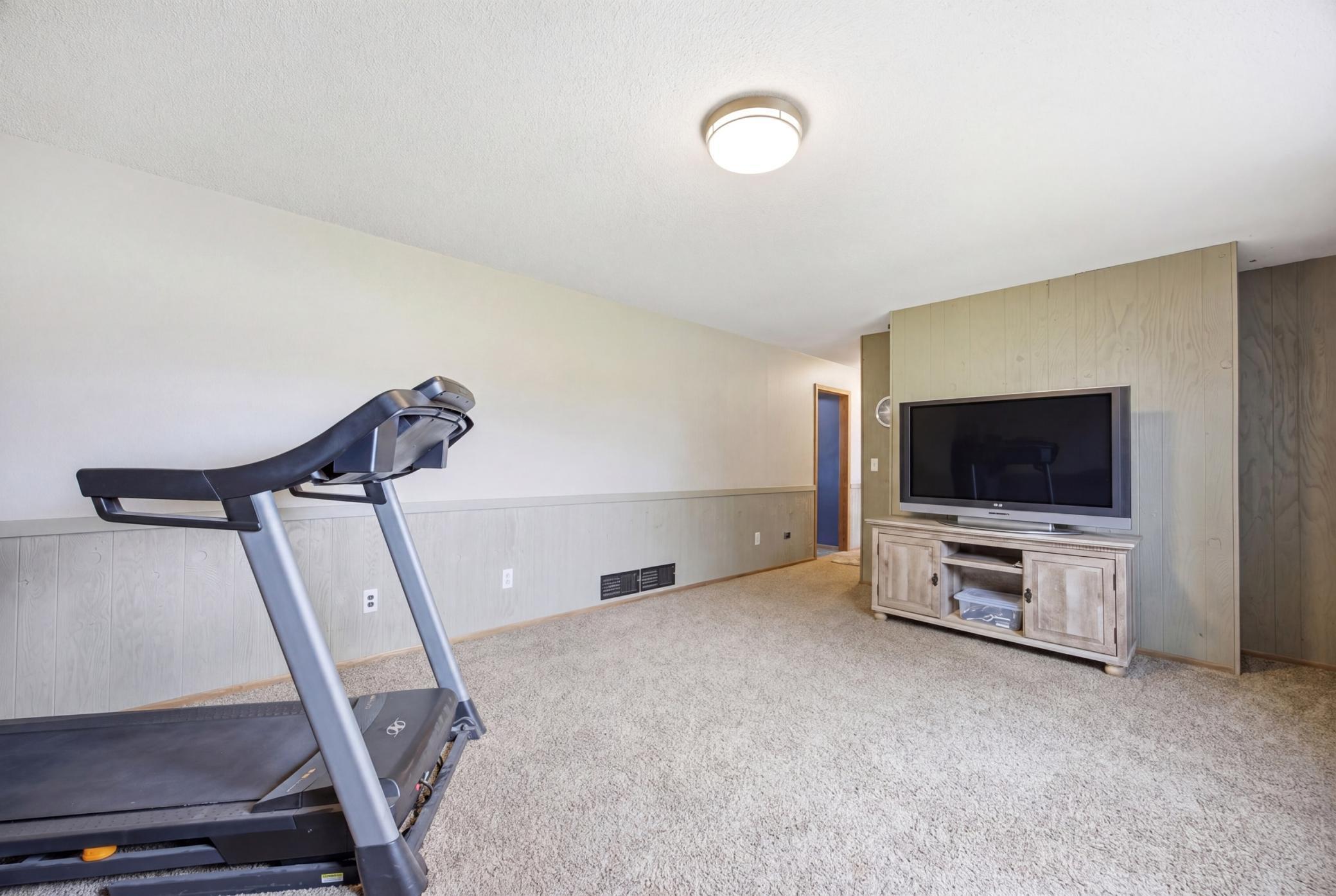 Basement Living Room 3.jpg