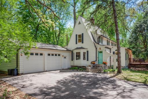 Conveniently located near parks (Wilson Park is steps away, McKenzie Park is 1/2 mile), walking and biking paths (Lake Minnetonka Regional Trail), restaurants and shopping, and a short drive toExcelsior, Wayzata and Lake Minnetonka. Welcome home!