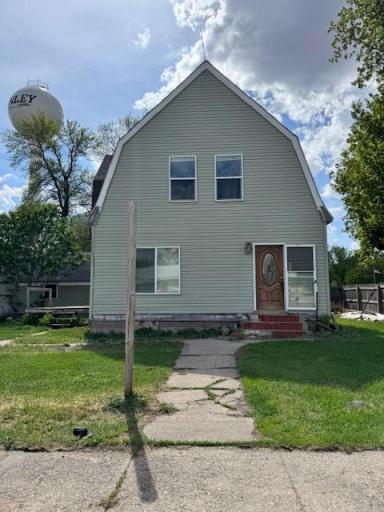 201 Central Avenue, Finley, ND 58230