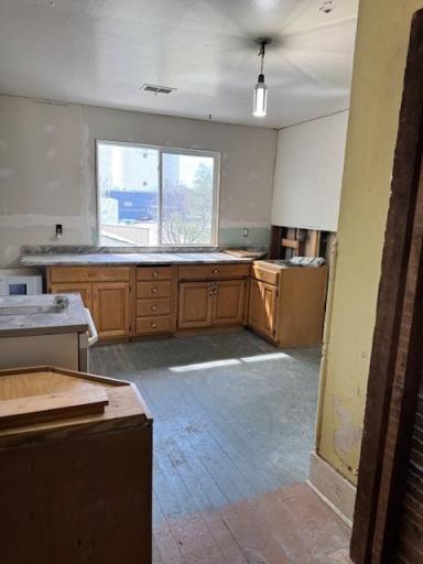 201 Central Avenue, Finley, ND 58230