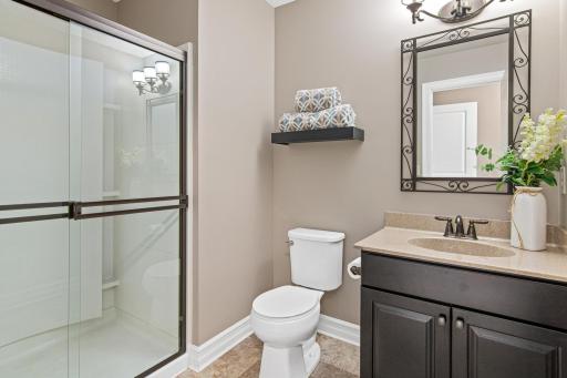 Private ensuite bathroom for the fourth bedroom upstairs.