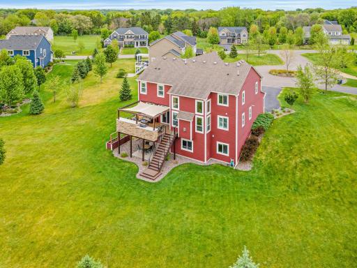 Enjoy peaceful backyard views in this private outdoor retreat. Large garden bed perfect for "farm to table" eating experiences.