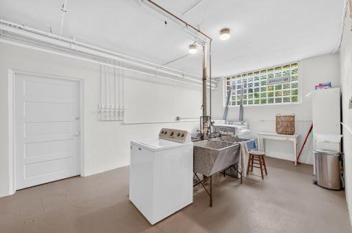 2716 Humboldt Avenue S, 301, Minneapolis, MN 55408