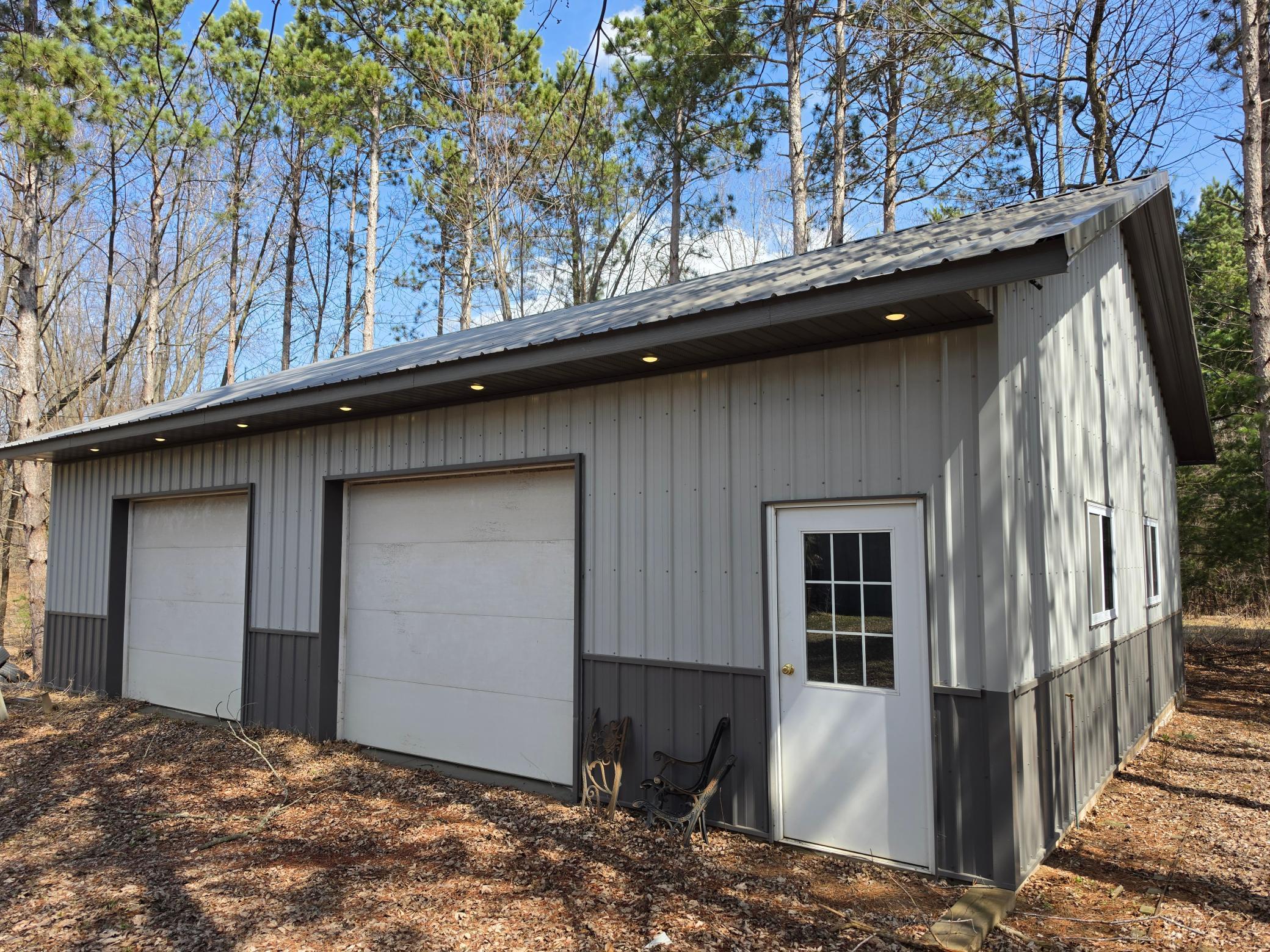 2 Separate bays, entry door, plus shaded spot!