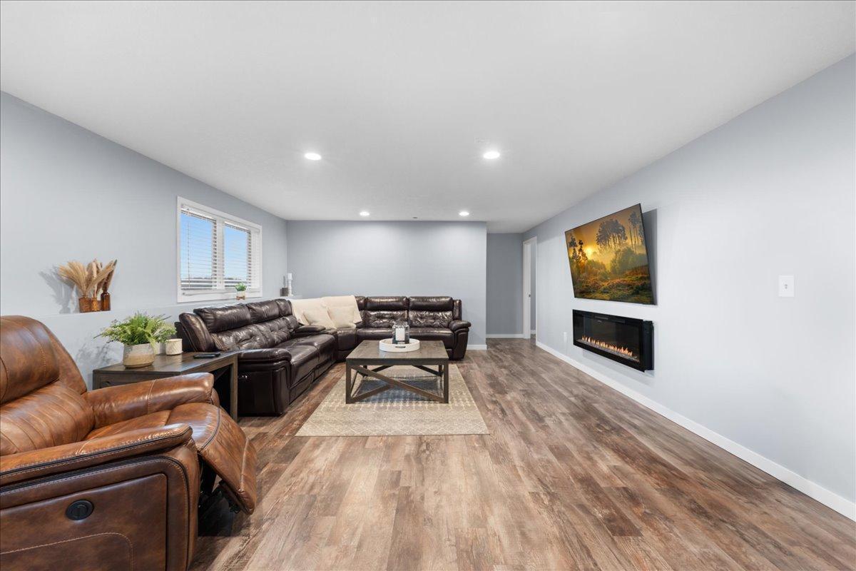 FANTASTIC 2ND FLEX ROOM