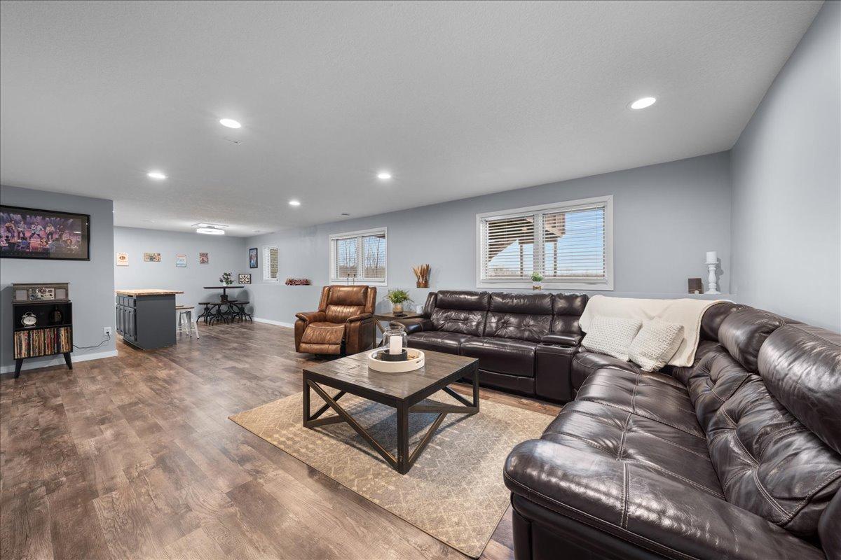 LOWER LEVEL FAMILY ROOM!