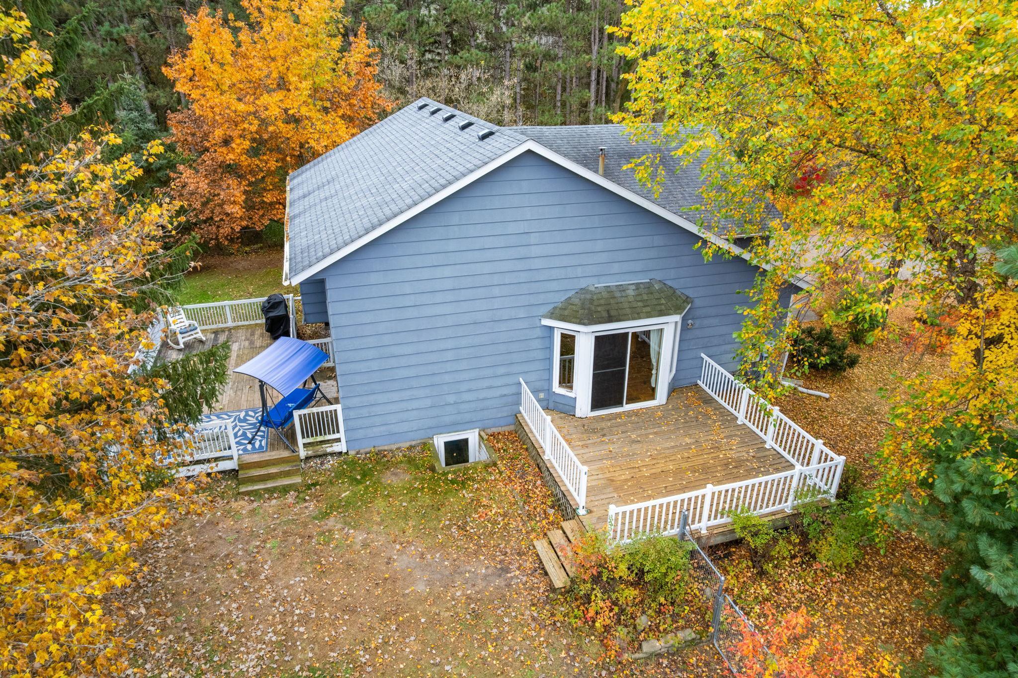 With multiple indoor and outdoor living spaces, you won't lack in space to entertain or relax!