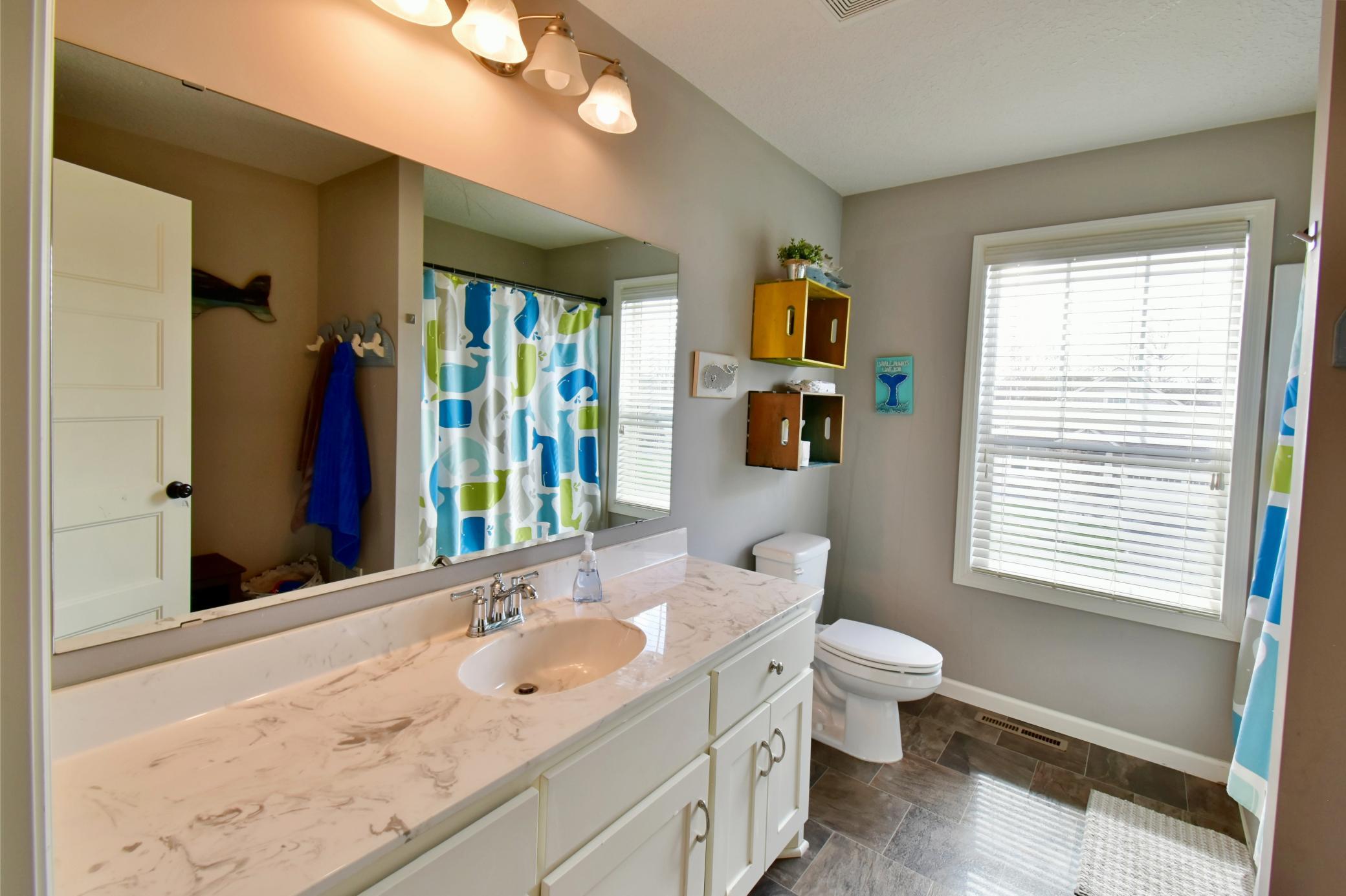 Upper Level Full Guest Bath