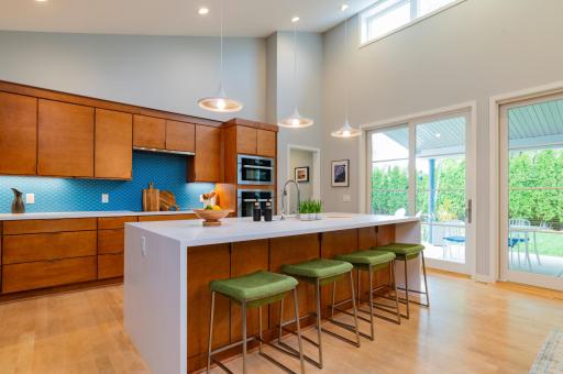 1409 Edgcumbe Road, Saint Paul, MN 55116