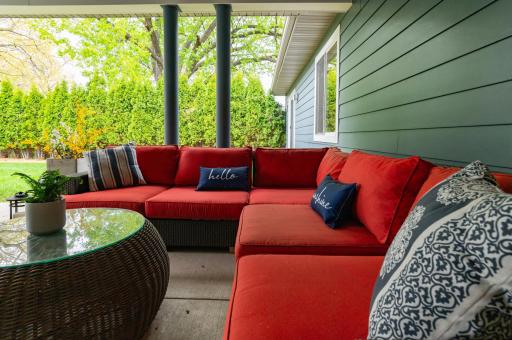 1409 Edgcumbe Road, Saint Paul, MN 55116