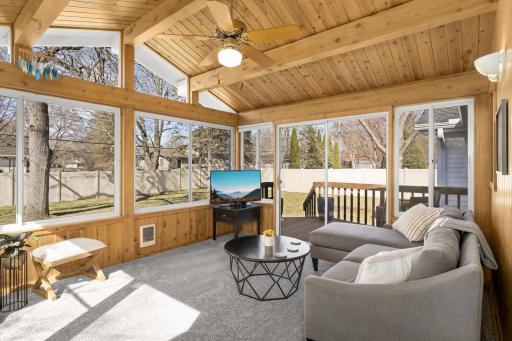 Who cares about the rest of this lovely house at this point. Must.Have.This.Room.
