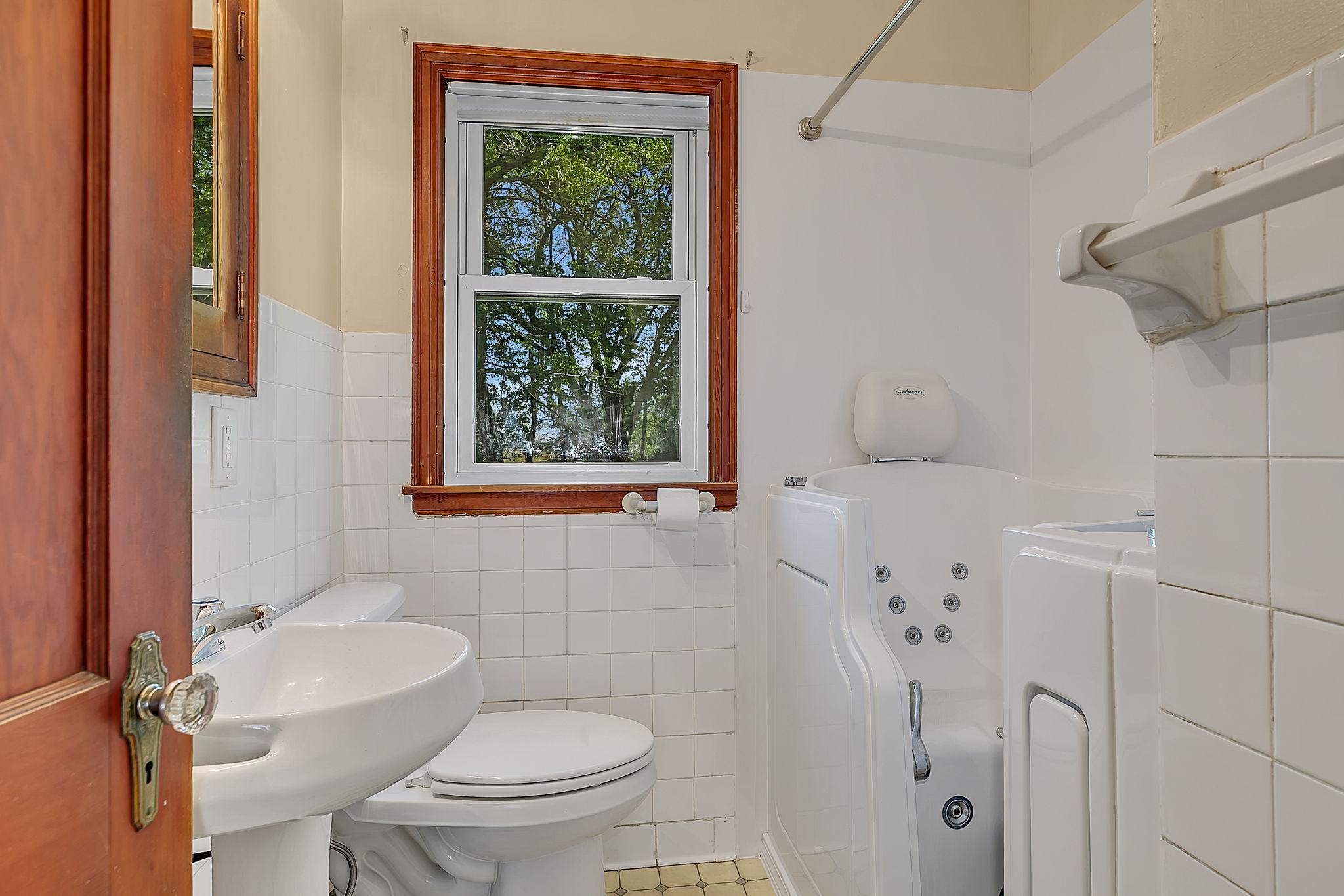 Bathroom with jetted tub