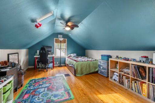 Upper bedroom