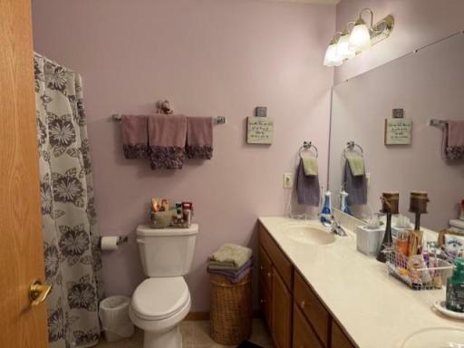 1004 W Lake Boulevard, Winona, MN 55987