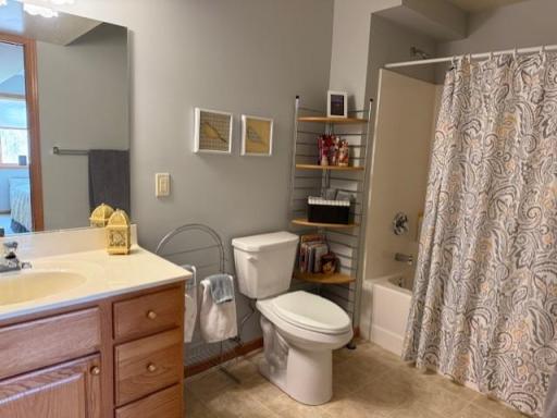 1004 W Lake Boulevard, Winona, MN 55987