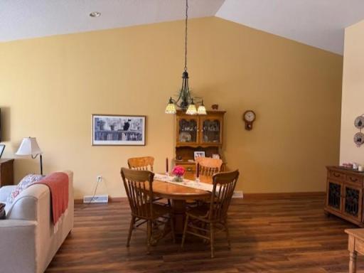 1004 W Lake Boulevard, Winona, MN 55987