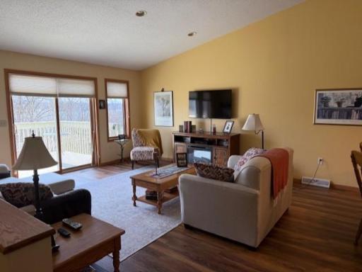 1004 W Lake Boulevard, Winona, MN 55987