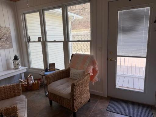 1004 W Lake Boulevard, Winona, MN 55987