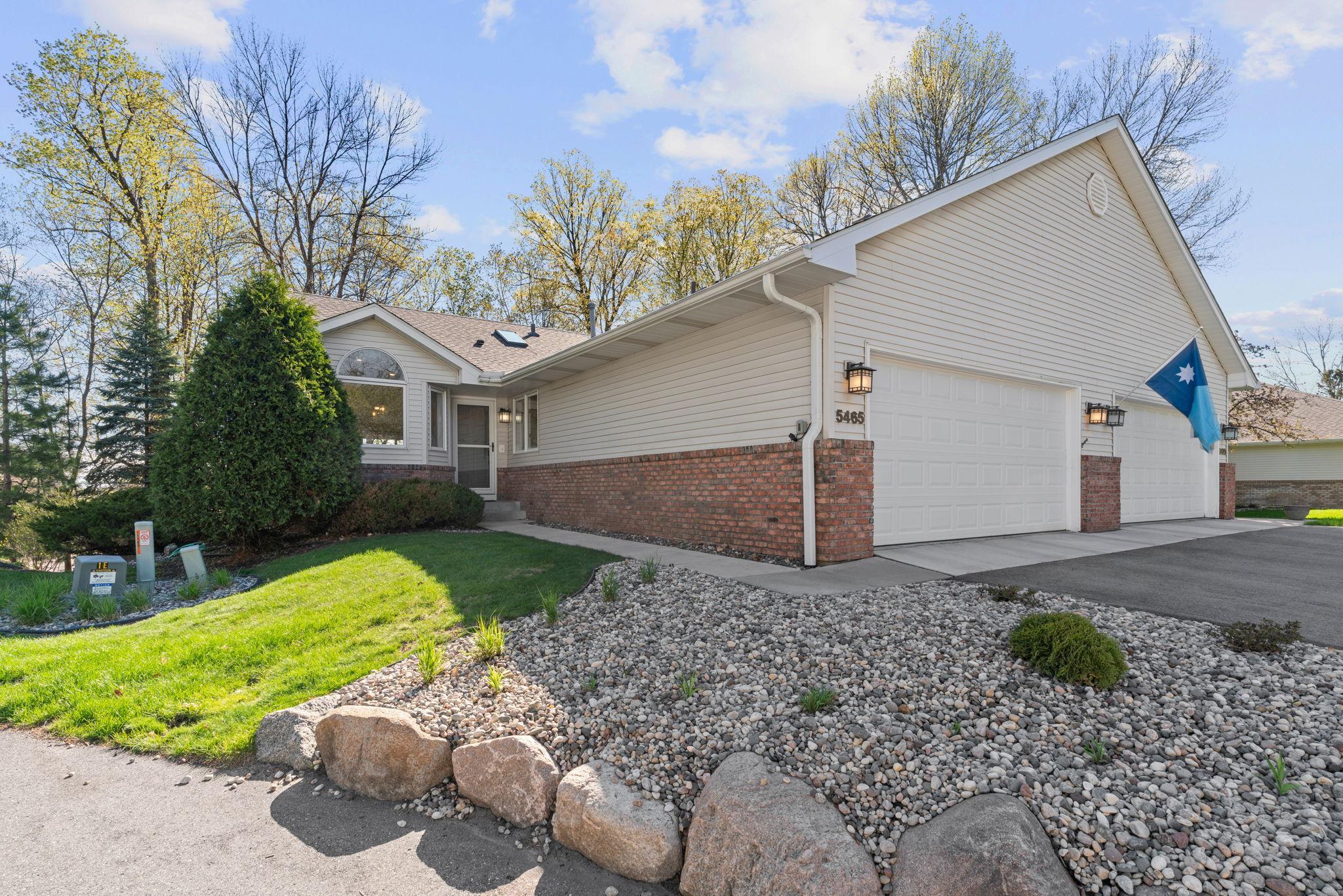 Welecome to 5465 Gideons Lane in Excelsior!