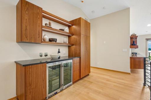 21-web-or-mls-Old Mill Ct-S0508-021.jpg