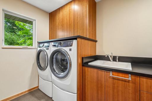 36-web-or-mls-Old Mill Ct-S0508-036.jpg