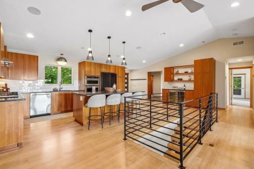 20-web-or-mls-Old Mill Ct-S0508-020.jpg