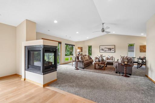 7-web-or-mls-Old Mill Ct-S0508-007.jpg