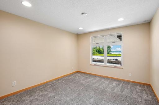 65-web-or-mls-Old Mill Ct-S0508-065.jpg