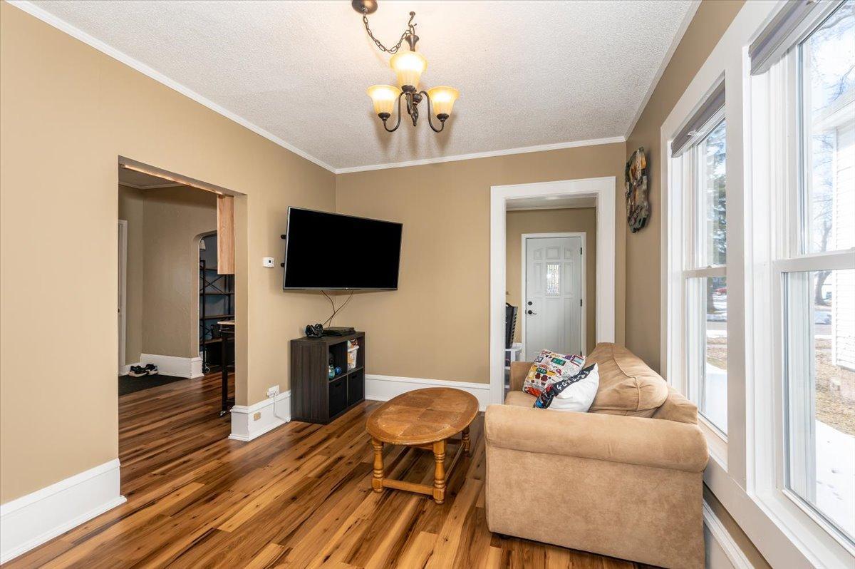 11-Dining Room (2).jpg