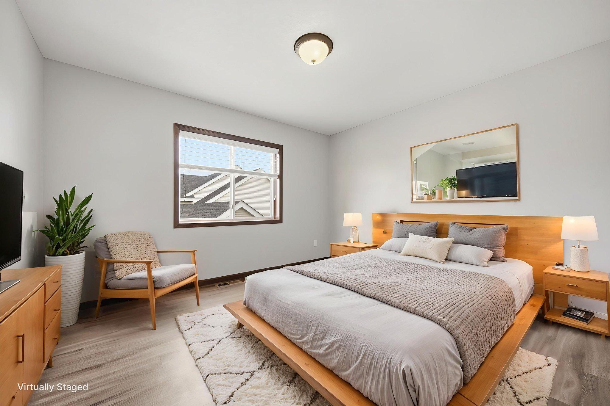 44-web-or-mls-DSC01226 virtually staged.jpeg