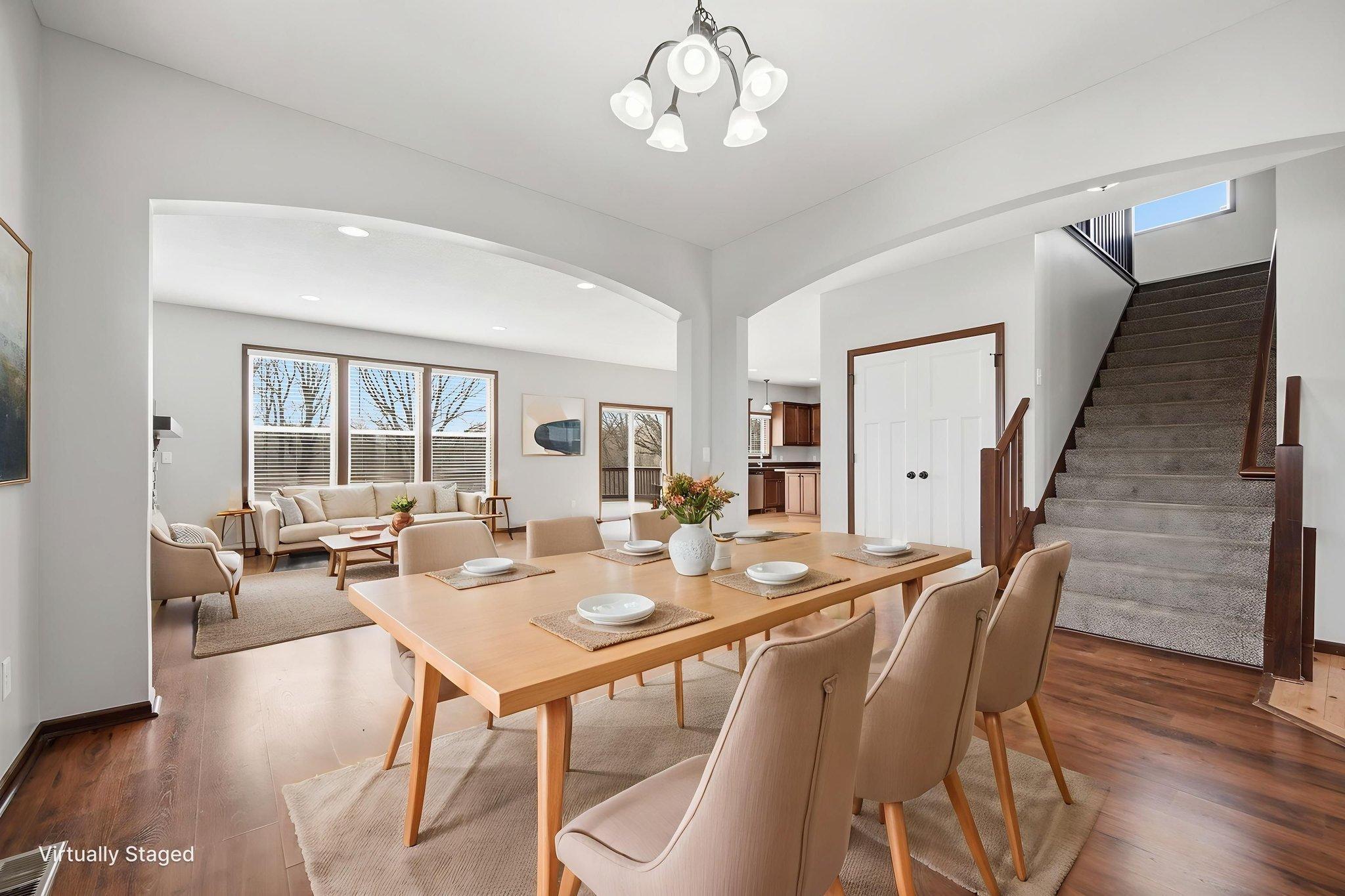 11-web-or-mls-DSC01136 virtually staged.jpeg