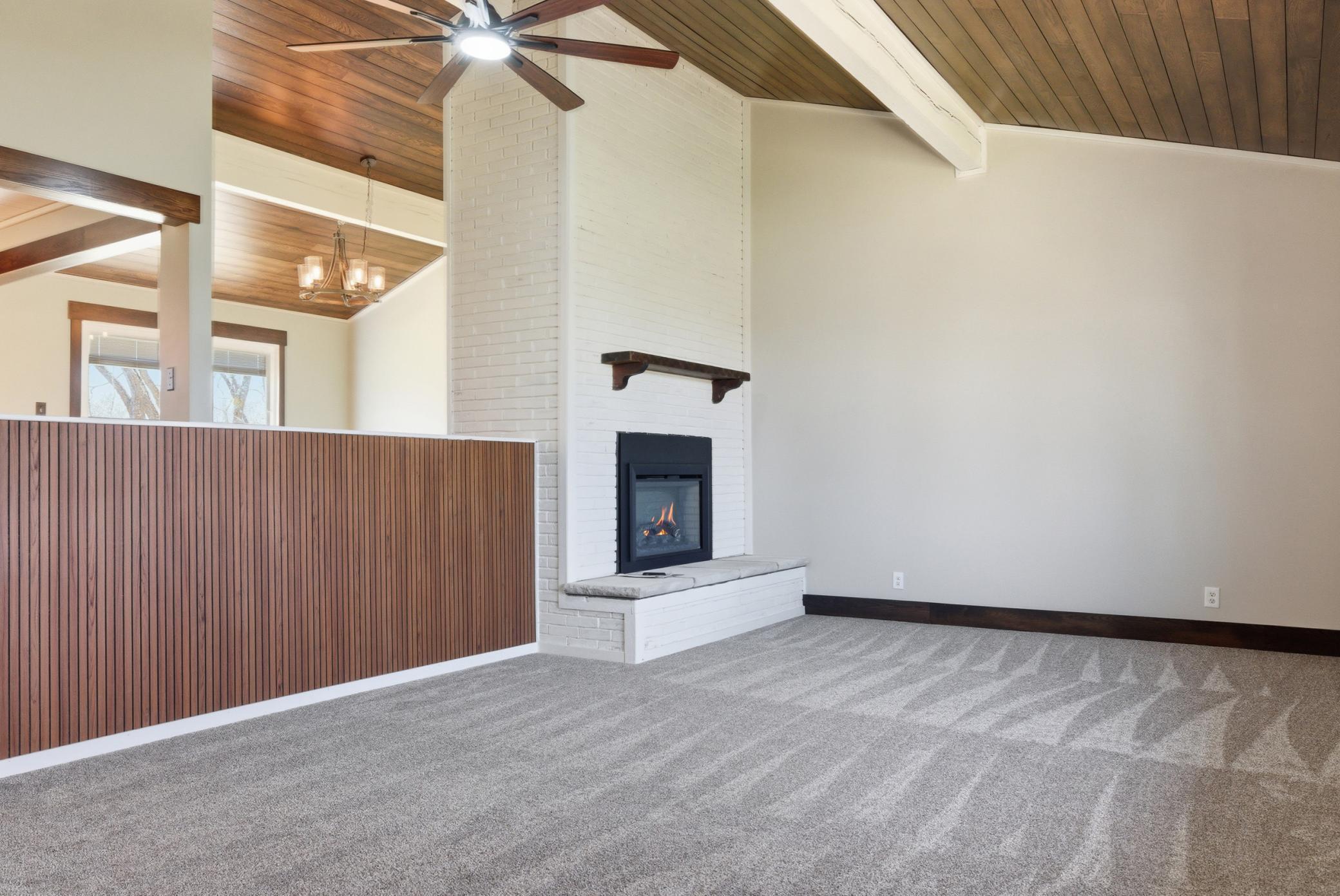 living room w/fireplace