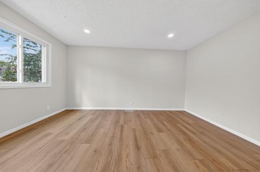 901 120th Avenue NW, Minneapolis, MN 55448