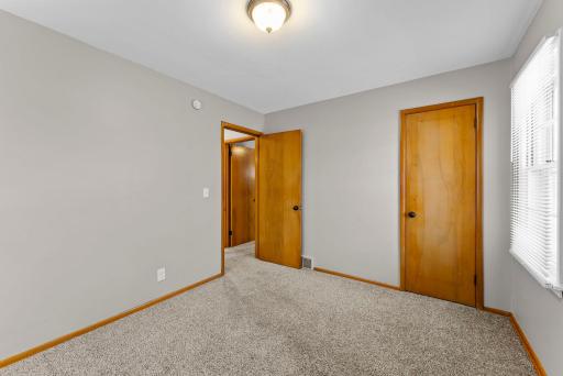 8701 Russell Avenue S, Minneapolis, MN 55431