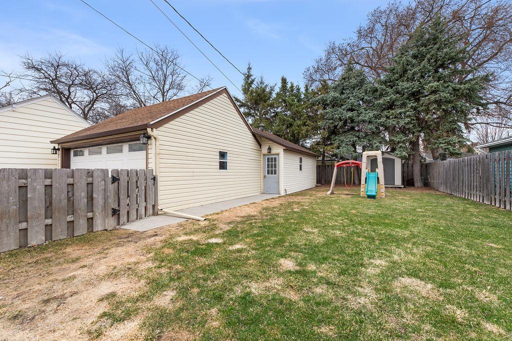 Backyard & 4-car Garage