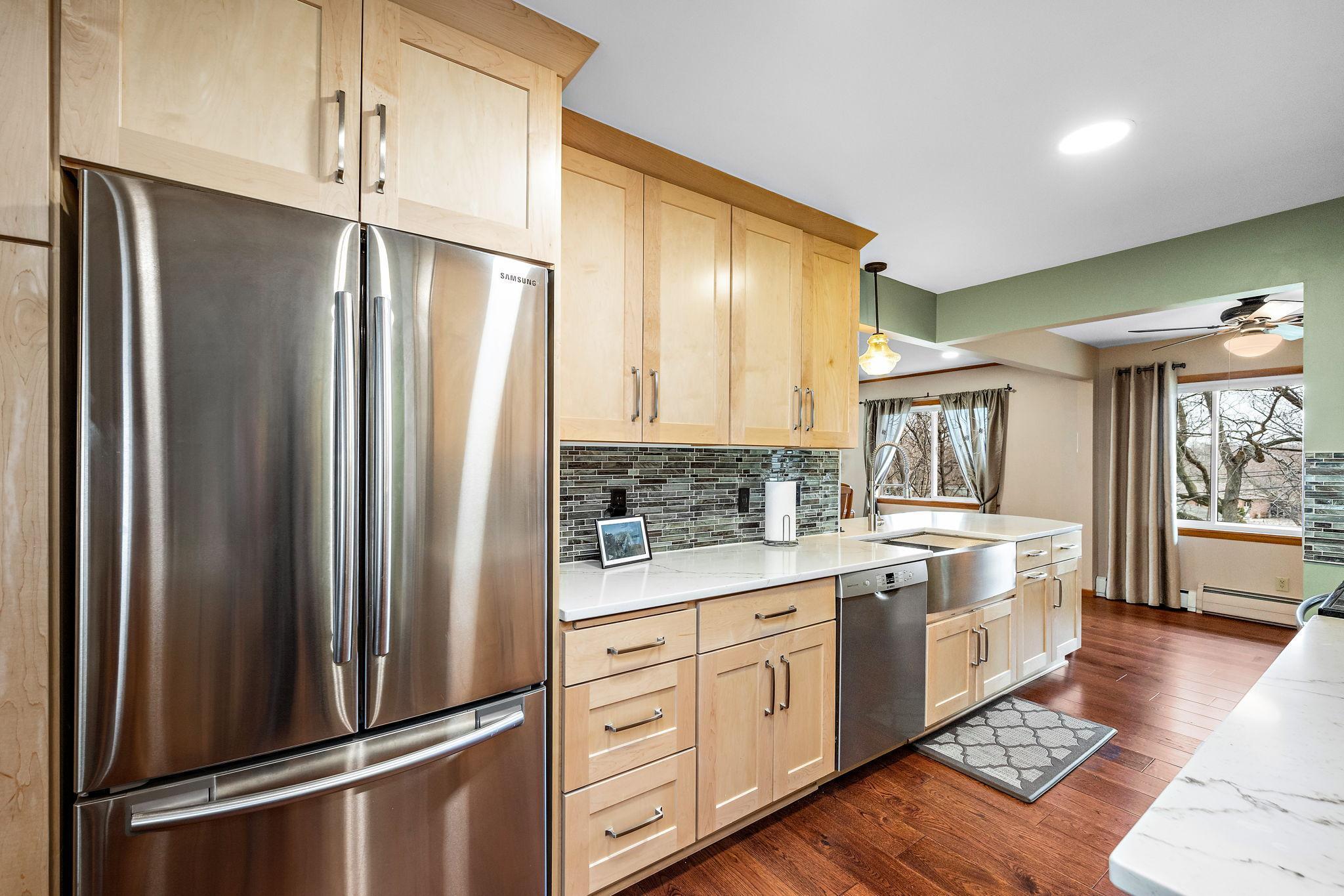 Beautifully updated kitchen!