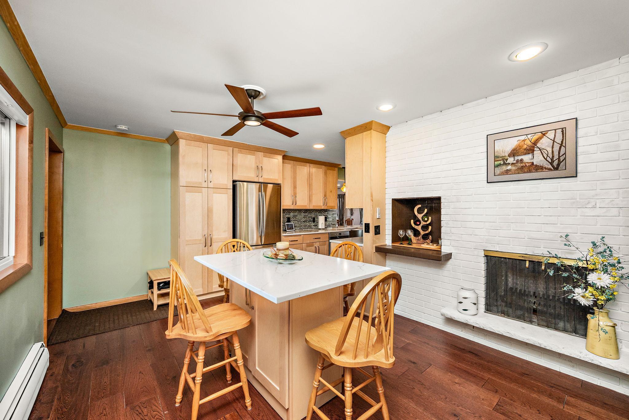Informal dining space also with a fireplace view!