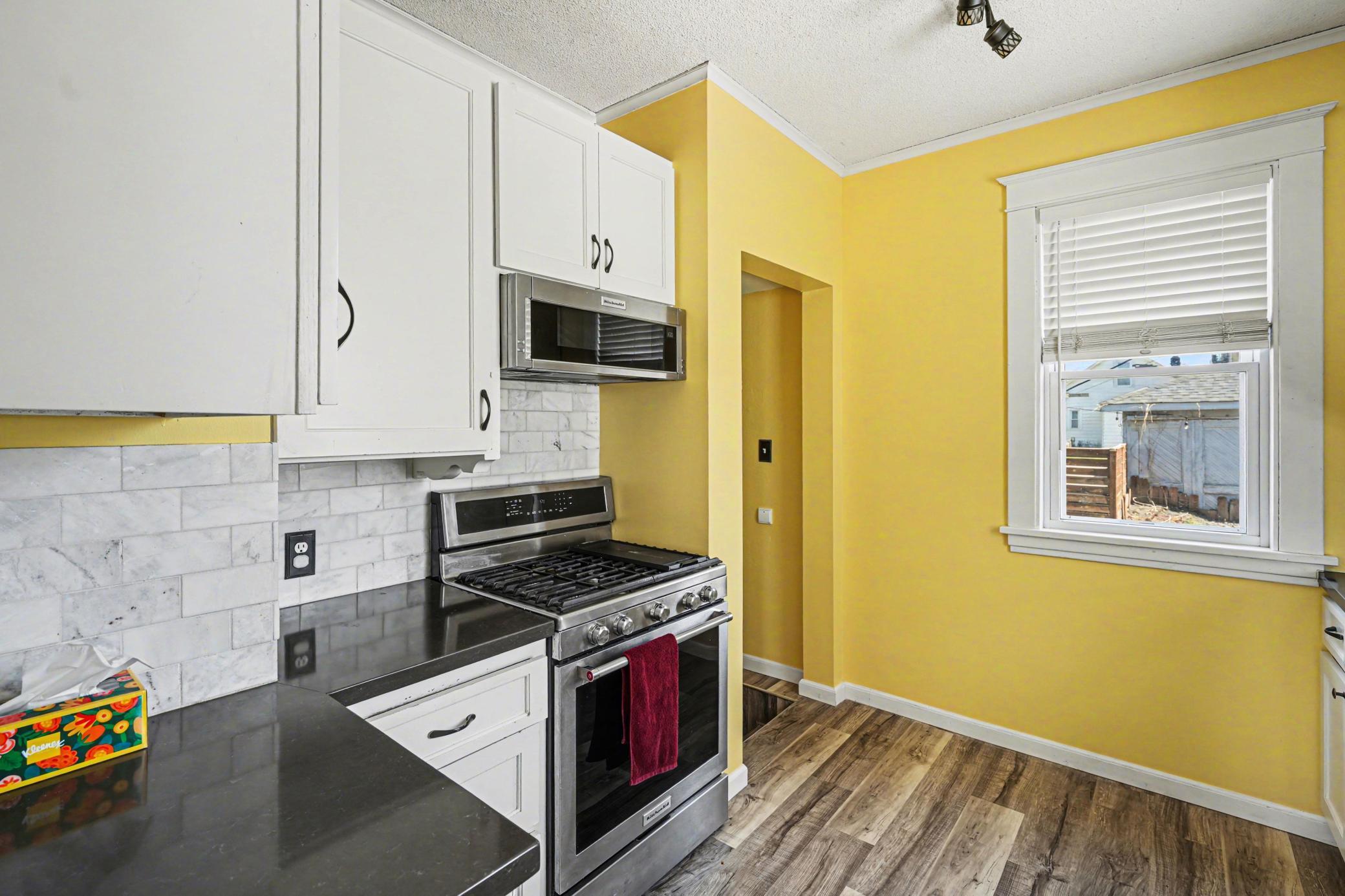 Kitchen with nice backsplash