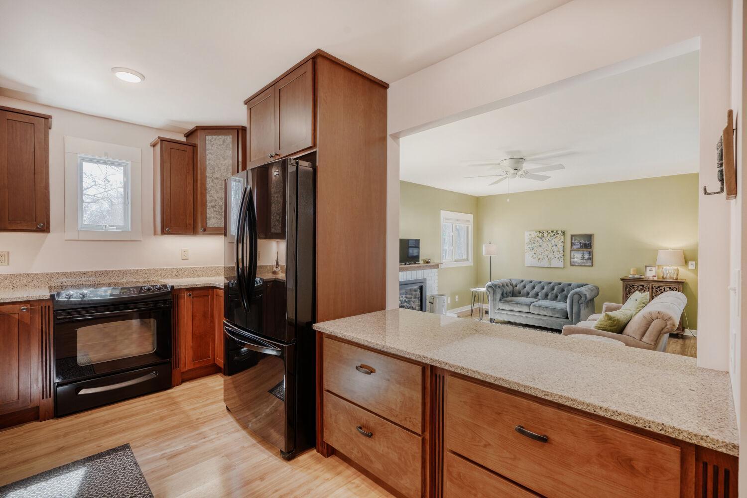 6220 Sandpiper Ct - Kitchen (2).jpg