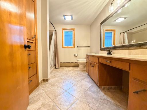 809 W Lake Avenue, Worthington, MN 56187